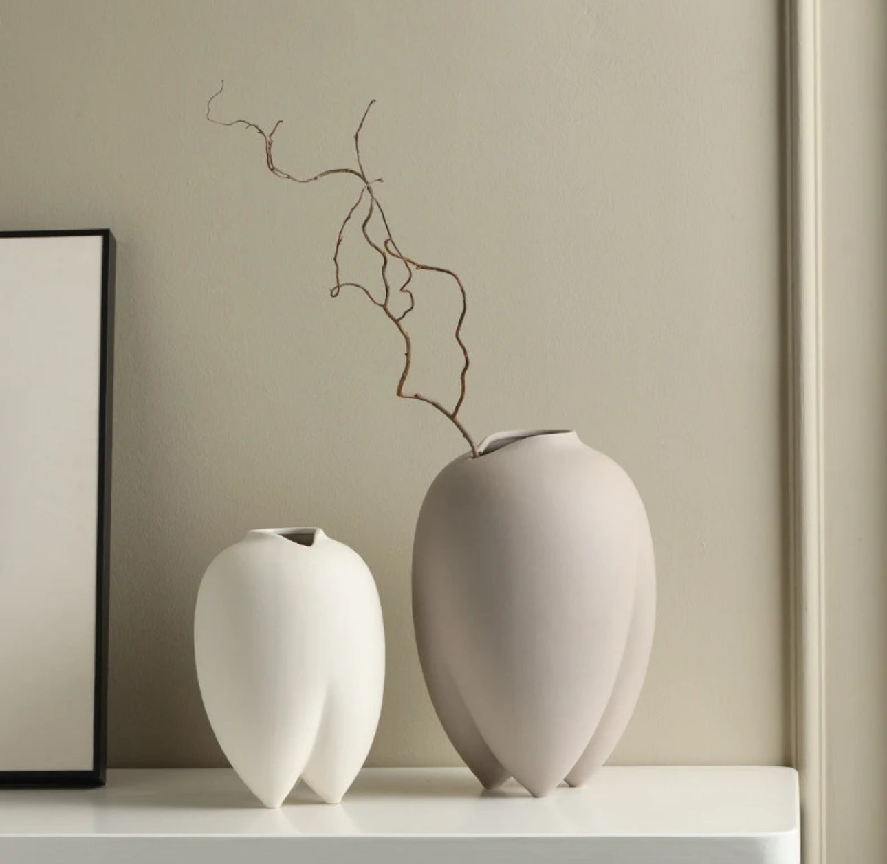 Creamy Classic Vase Collection